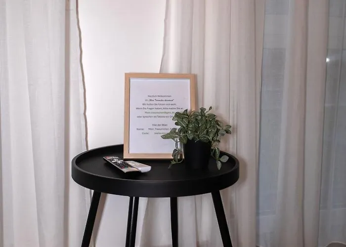 Mein Traeumchen Apartements- 2 Lila Stillvoll Und Zentral Uebernachten Apartamento Bielefeld