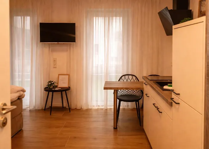 Apartamento Mein Traeumchen Apartements- 2 Lila Stillvoll Und Zentral Uebernachten